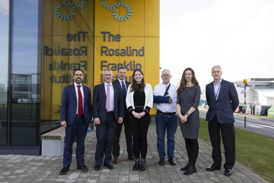 The Rosalind Franklin Institute celebrates funding with visit from new minister Harwell Campus
