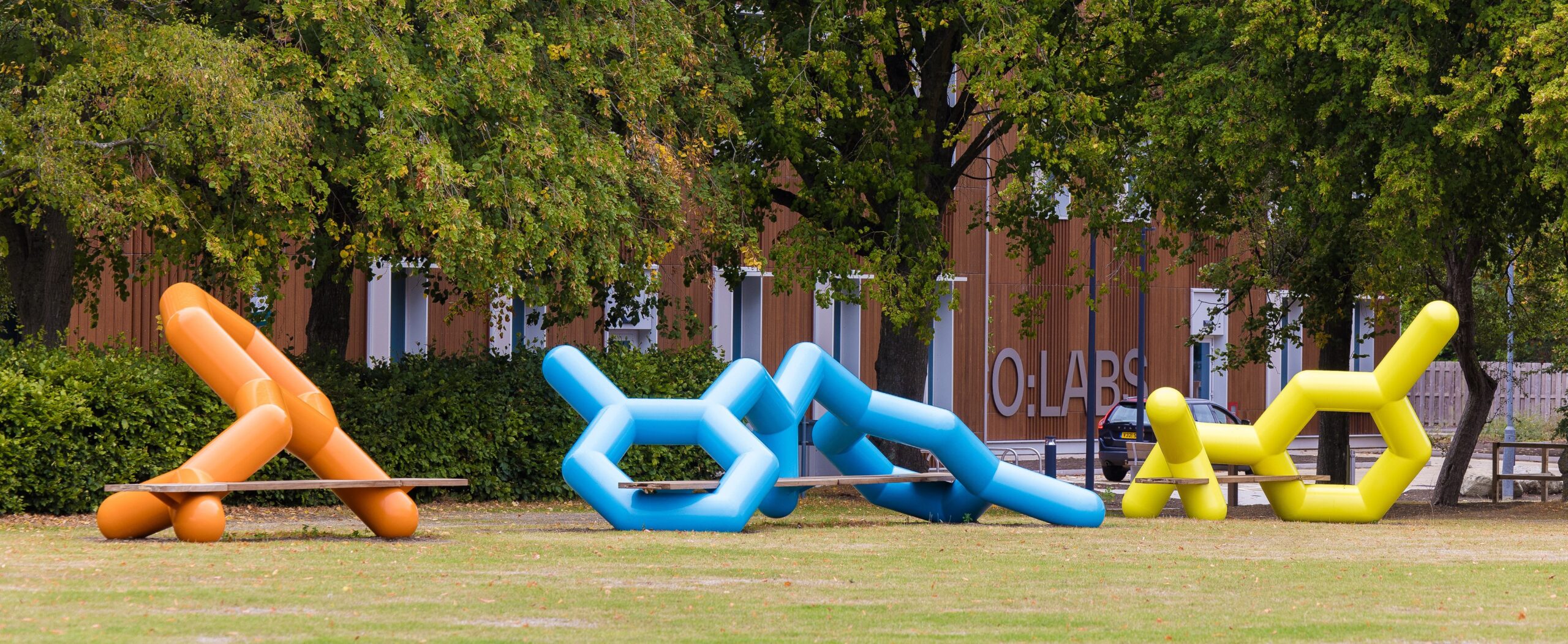 Harwell Campus and Diamond Light Source Unveil Supersized Public Artwork Celebrating Scientific Discovery